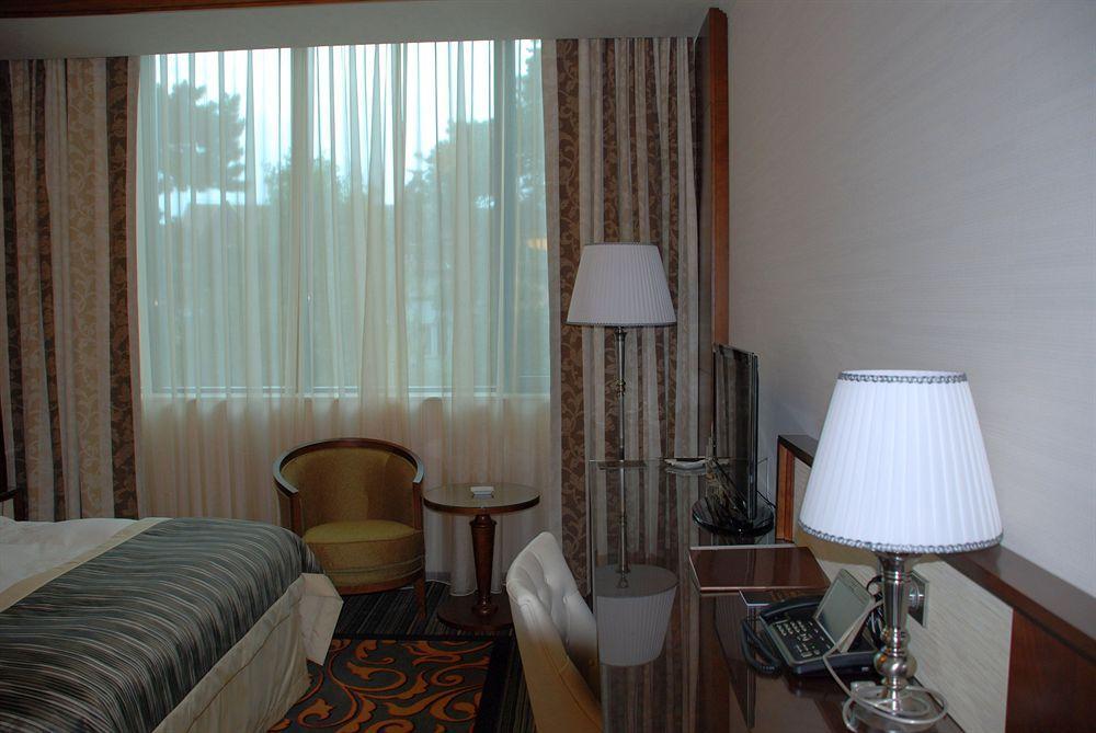 Metropolis Hotel Bistriţa Εξωτερικό φωτογραφία