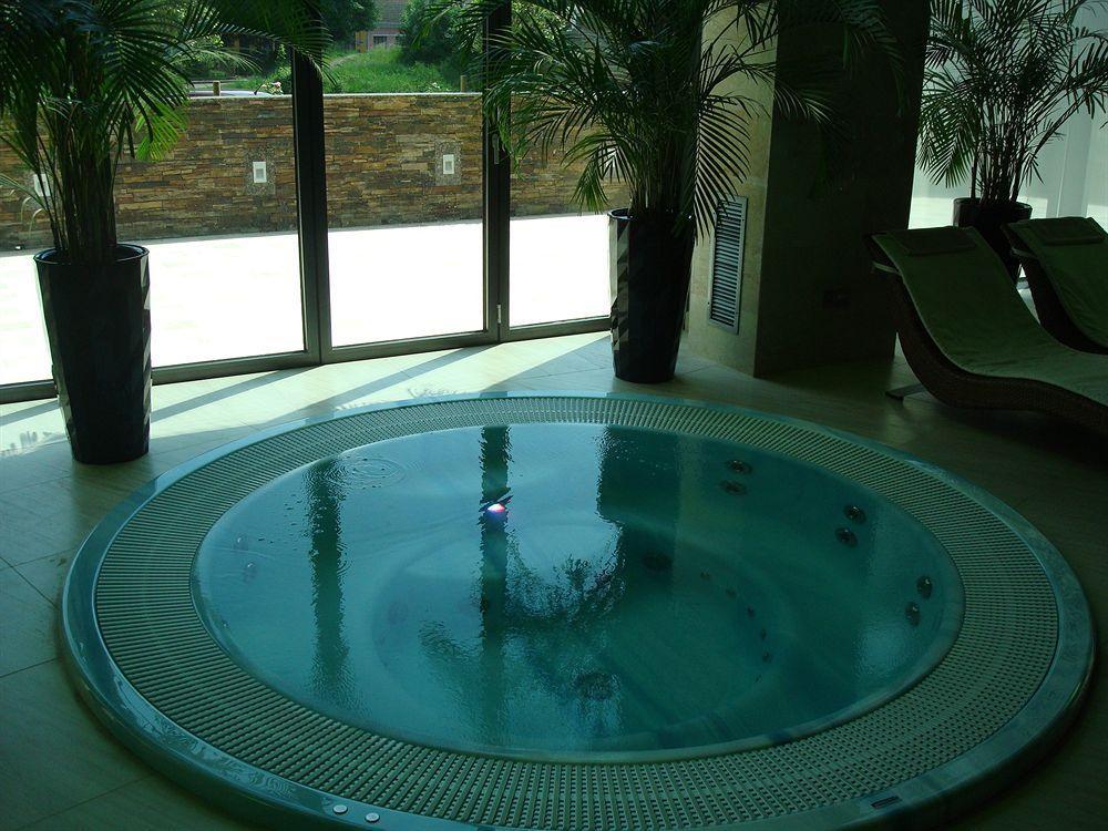Metropolis Hotel Bistriţa Εξωτερικό φωτογραφία