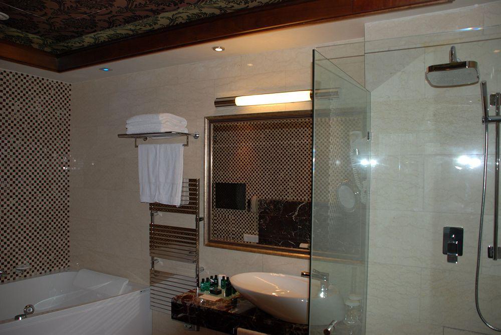Metropolis Hotel Bistriţa Εξωτερικό φωτογραφία