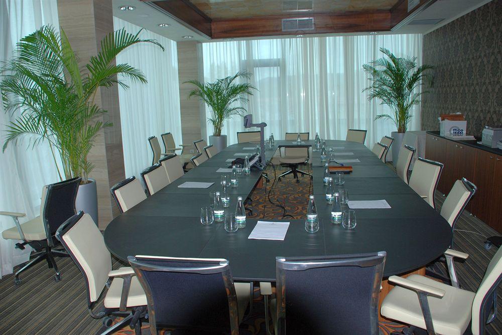 Metropolis Hotel Bistriţa Εξωτερικό φωτογραφία