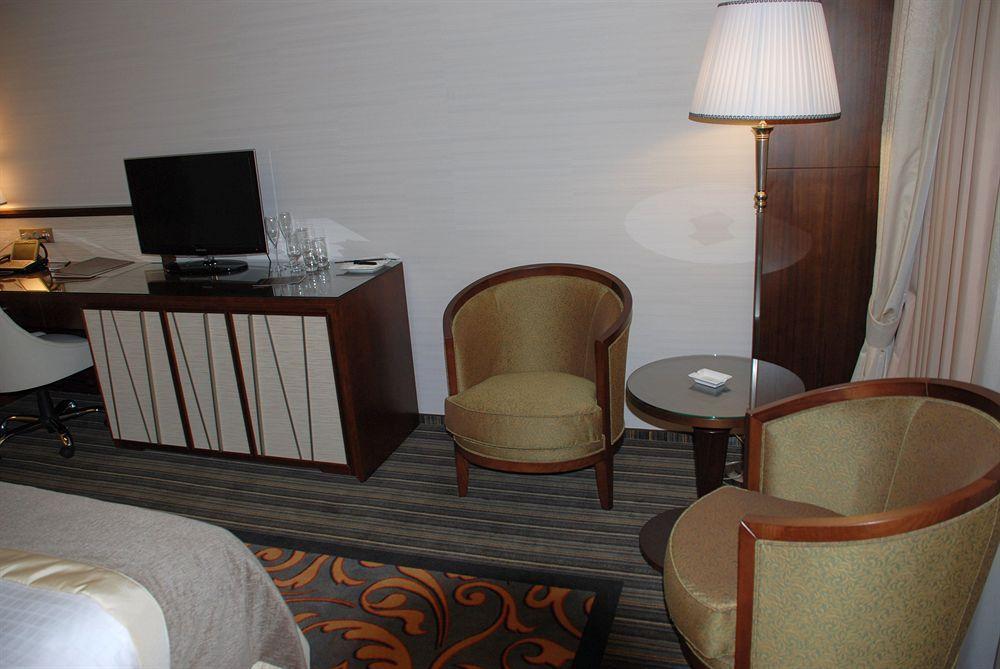Metropolis Hotel Bistriţa Εξωτερικό φωτογραφία