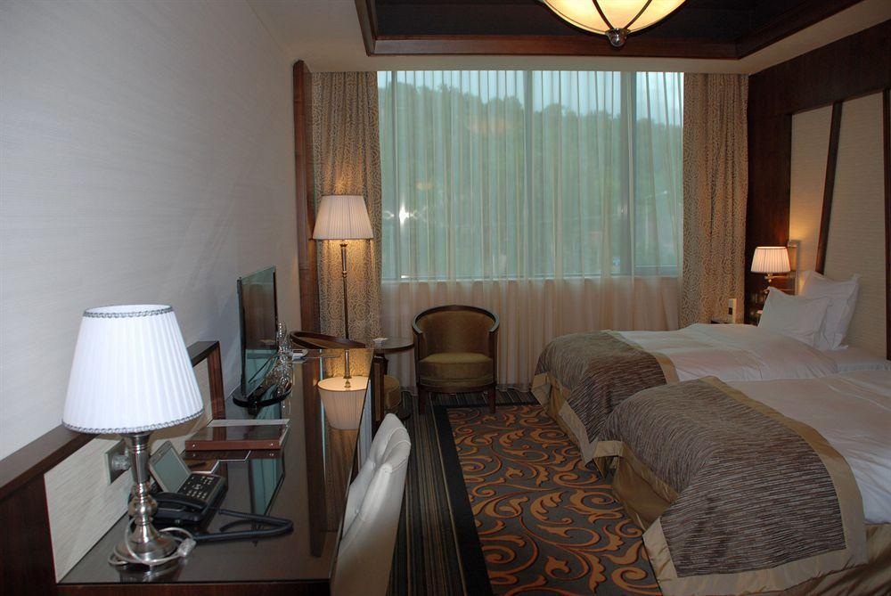 Metropolis Hotel Bistriţa Εξωτερικό φωτογραφία