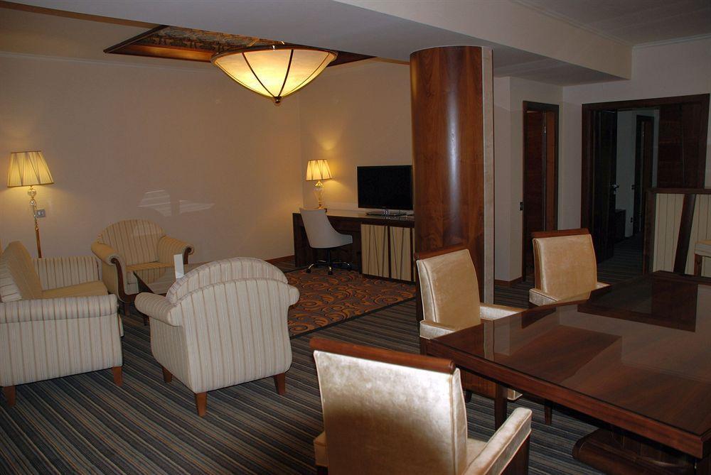 Metropolis Hotel Bistriţa Εξωτερικό φωτογραφία