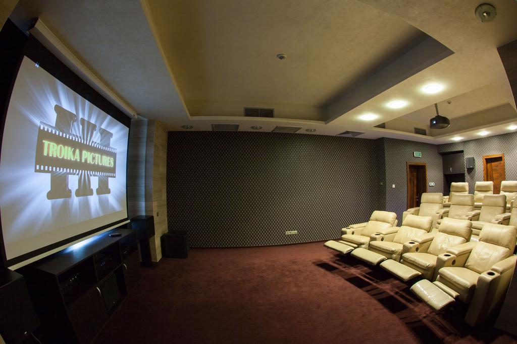 Metropolis Hotel Bistriţa Εξωτερικό φωτογραφία