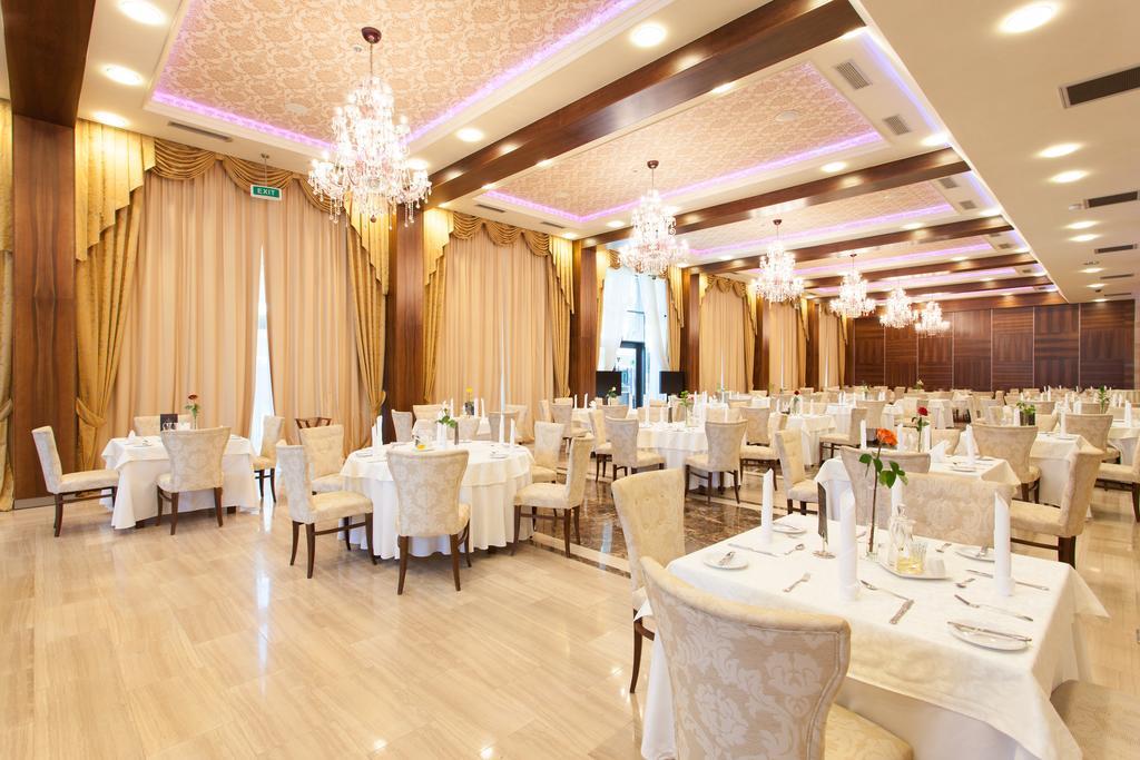 Metropolis Hotel Bistriţa Εξωτερικό φωτογραφία