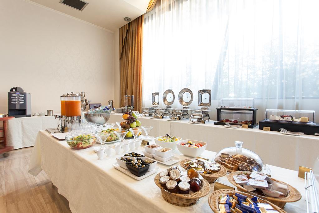Metropolis Hotel Bistriţa Εξωτερικό φωτογραφία